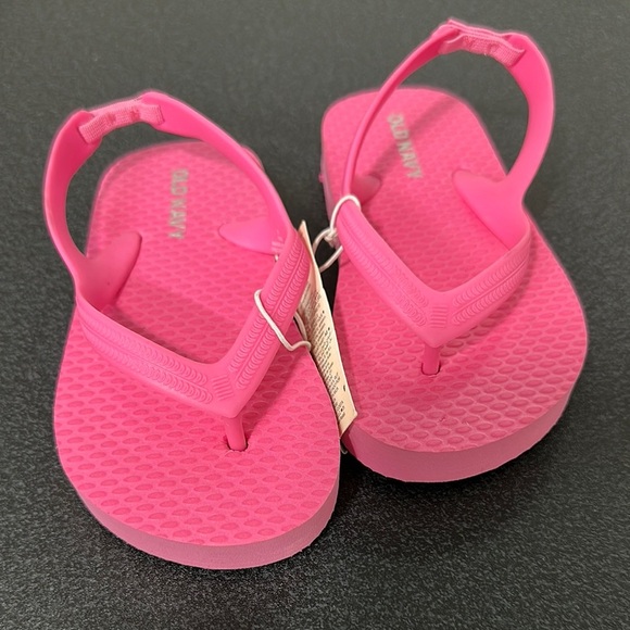 Old Navy Classic Sandals Comfortable and Stylish - Picture 1 of 1